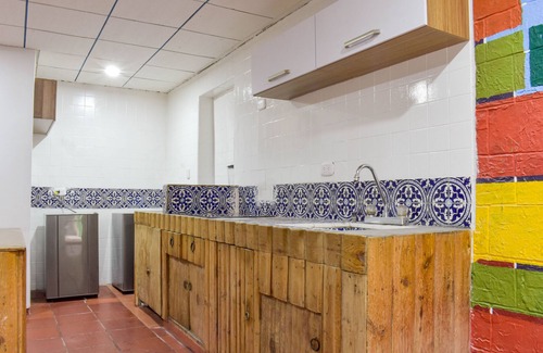 Santa Ana Apartment | Budget-Friendly Hostal Casa Tafúr Galería for Families