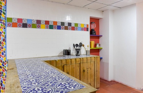 Santa Ana Apartment | Budget-Friendly Hostal Casa Tafúr Galería for Families