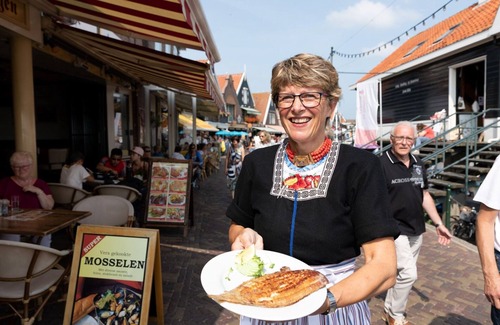 Volendam Apartment | Comfortable Hotel Room in Center of Volendam