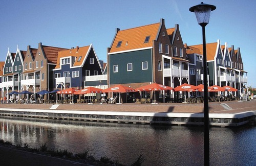 Volendam Apartment | Comfortable Hotel Room in Center of Volendam