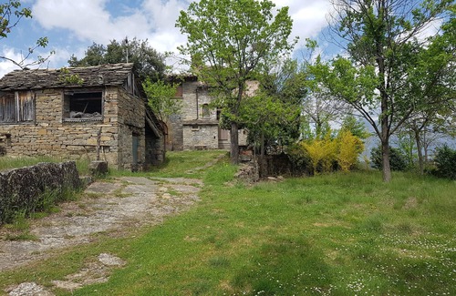 Guaso Cottage | Idyllic House in the Pyrenees with Breathtaking Views
