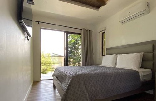 Canton Quepos House | Serene Retreat in the Rainforest of Manuel Antonio