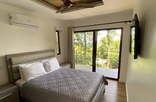 Canton Quepos House | Serene Retreat in the Rainforest of Manuel Antonio