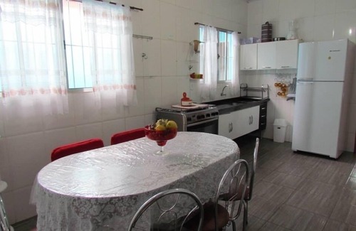 Olimpia House | Cozy 6-Bedroom House with Air Conditioning & Wi-Fi