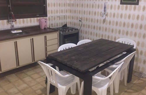 Florida House | Cozy Retreat in Balneário Flórida with Pool and Spa