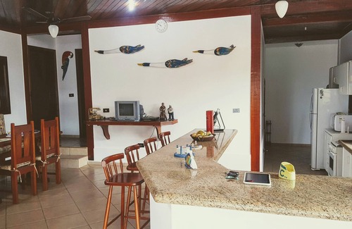 Itai House | Charming Retreat at Jurumirim Dam - Pet Friendly & Pool