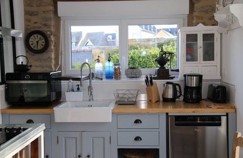 Le Conquet House | Seaside Haven: Breathtaking Ocean Views & Pool Access