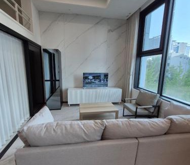 Eulji-ro Apartment | Comfortable house, new building, Dongdaemun History & Culture Park Station