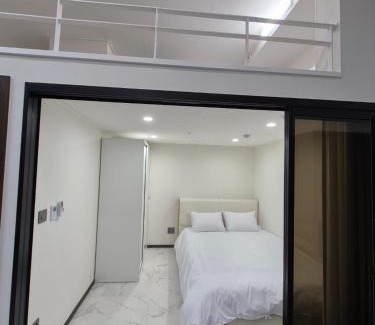 Eulji-ro Apartment | Comfortable house, new building, Dongdaemun History & Culture Park Station