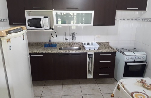 Jardim Imperador House | Cozy Retreat with Large Yard, Pet & Child Friendly