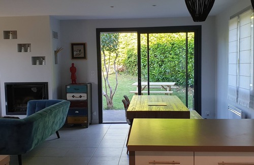 Bouliac House | Scenic Retreat: House with Garden Views and Kitchen Access