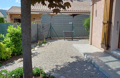 Laroque House | Comfortable house with secure garden
