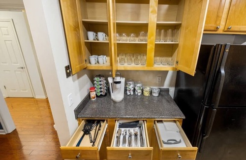 Meadowbrook Condo | Serene 2 BR Retreat in Convenient Community - Rated 10/10