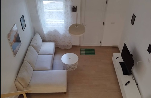 Latiano Apartment | Cozy Independent Studio for Singles, Couples & Families