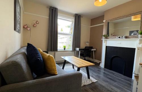 Bedford Apartment | Convenient King Bed Near Family Attractions & Pet Friendly