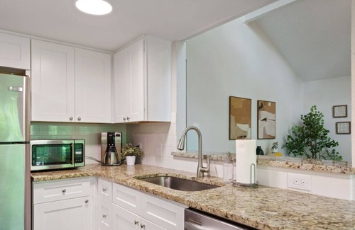 Highland Hills House | Comfortable Living in ATX | Private Deck + Office