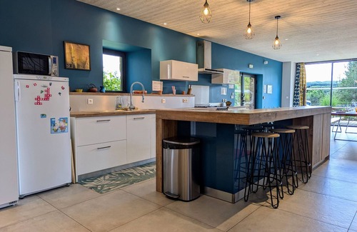Lapte Cottage | Gite Lapte: Ideal Getaway with Pool and Spa Amenities