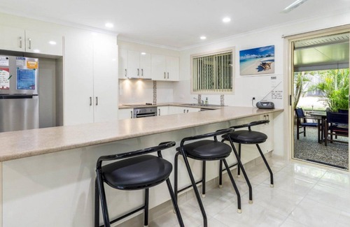 Bellara House | Family-Friendly Haven with Kitchen Amenities, Rated 9.4/10