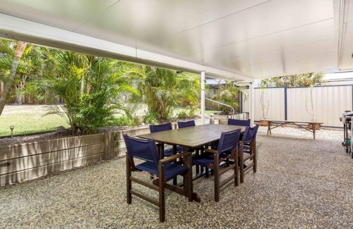 Bellara House | Family-Friendly Haven with Kitchen Amenities, Rated 9.4/10