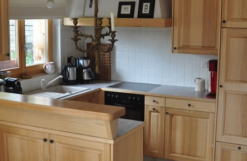 Val d'Illiez Ski Chalet | Cozy Chalet Retreat with Hot Tub & Ocean Views, Rated 10/10
