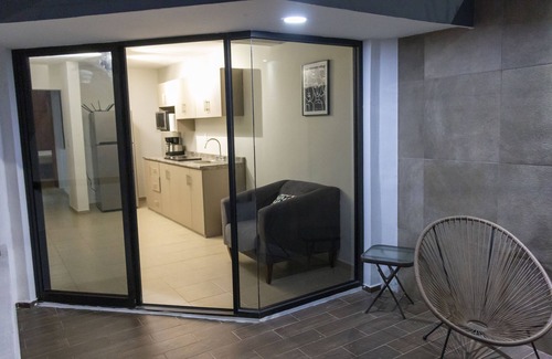 La Salle 2 Apartment | Modern Apartment in Prime Location with Unique Amenities