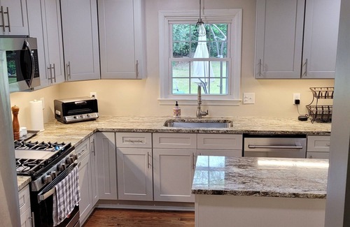 Augusta House | Cozy Masters Rental for 6 in West Augusta - Pet Friendly!