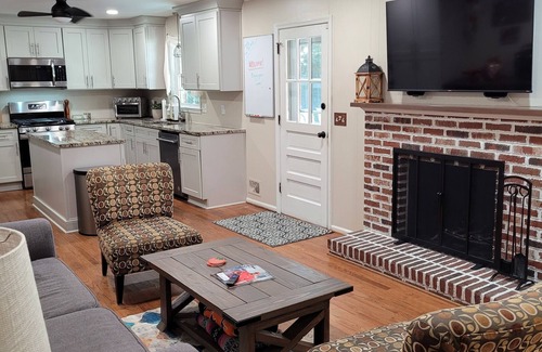 Augusta House | Cozy Masters Rental for 6 in West Augusta - Pet Friendly!