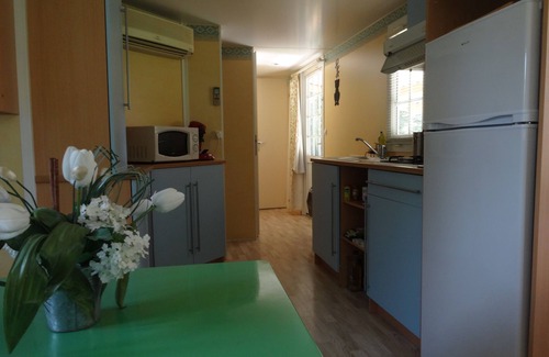 Bastelicaccia House | Tranquil Mobile Home Near River with Pool and Ocean View