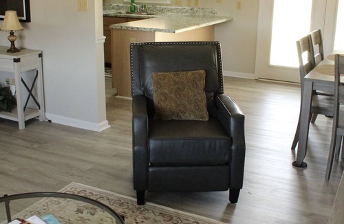 East Fayetteville House | Cozy Getaway with Lake Views and Top Guest Ratings