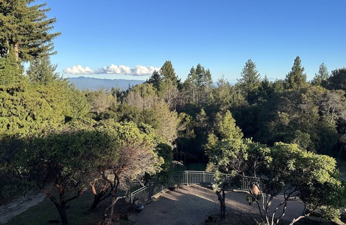 Santa Cruz House | Relaxing Mountain Retreat Near Beach with Great Amenities