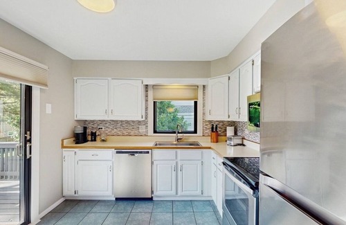 Naperville House | Comfortable Naperville Escape – Close to Downtown & Train!