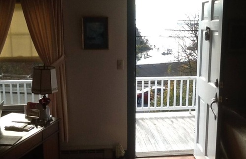 Camden House | Delightful Harbor View Retreat with Breakfast & Family Amenities