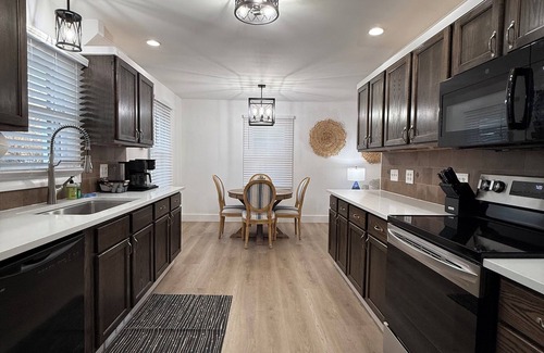 Fortville House | COMFORTABLE ONE STORY: 2 bed 1 bath in town Fortville. Sleeps 4. Newly Remodeled