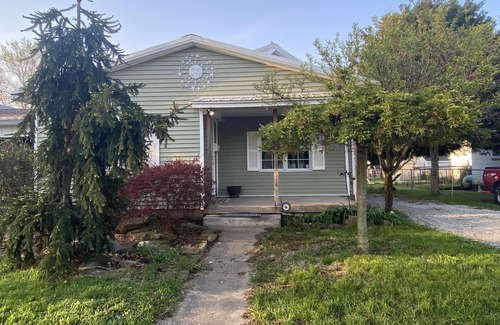 Terre Haute House | Pet-Friendly 2-Bedroom Retreat in a Peaceful Neighborhood