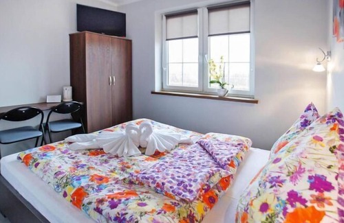 Gaski Apartment | Stylish Oceanfront Apartment with Pool in Gaski
