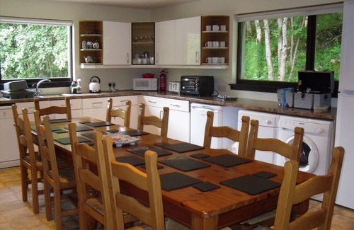 Shiel Bridge House | Welcoming Retreat with Scenic Views of Kintail's Five Sisters
