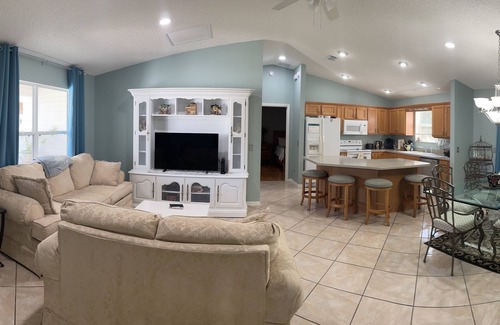 Summerfield House | Relaxing Designer 3/2 Home with Pool & Pet-Friendly Amenities