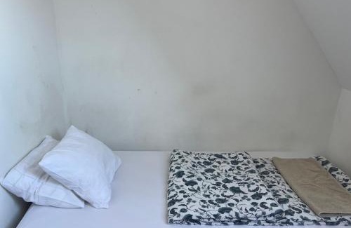 Oster Bed & Breakfast | Comfortable room in Malmo- Husievägen 100