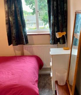 Newmarket House | Cozy Rooms at Number 8 with Pet-Friendly Amenities