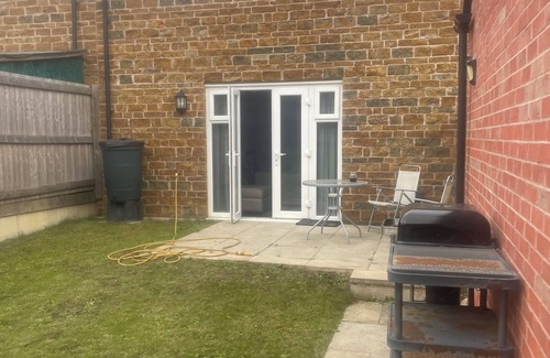 Upton House | Comfortable single room close to Northampton central