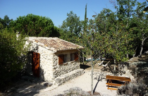 Mormoiron House | Charming 18th Century Cabin with Private Pool, Rated 9.8