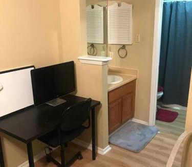 Round Rock House | Family-Friendly Home with Pet and Child Amenities
