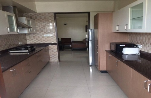 Velachery Apartment | Cozy Home with Spa and Breakfast Near the Airport