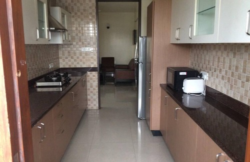 Velachery Apartment | Cozy Home with Spa and Breakfast Near the Airport