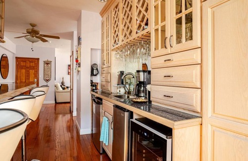 Everett House | Comfortable & Spacious Luxury Home w/Chef’s Kitchen only 15 mins to Boston