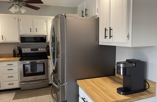 South Bend House | Guest Rated 10/10: Family-Friendly Home with Kitchen