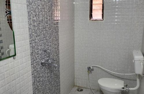 Bhopal Apartment | Comfortable stay at heart of Bhopal INFRONT OF 90DEGREE FAMOUS BRIDGE