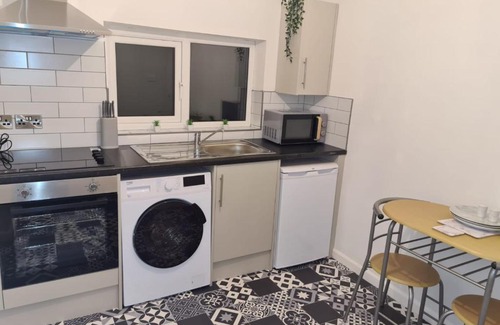 Long Eaton Apartment | Kid-Friendly Comfort with a 9/10 Guest Rating