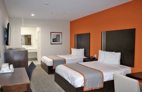 Humble Hotel | Ideal Family Stay with Breakfast Near Highway 1960