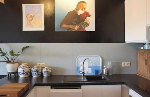 Chatelain Apartment | Inviting Studio with Breathtaking Views for Family Getaways